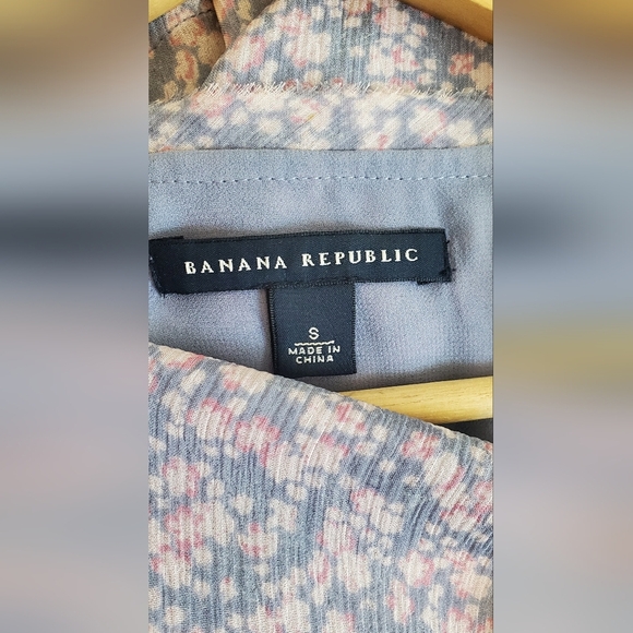 💚5/$25 Banana Republic Silk Lavender Sleeveless Floral Racerback Top Size Small - Picture 5 of 6